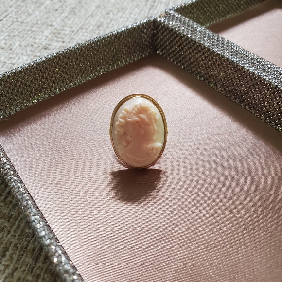 Vintage 14k Gold Cameo Ring - Picture 7 of 16